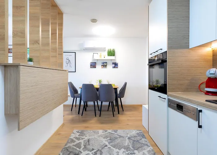 Mountain Escape & View & Relax * Banszko