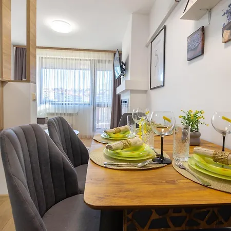 Cozy Mountain Escape & Pirin Views Daire Bansko